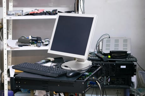 社内にファイルサーバーを設置する3つの問題点